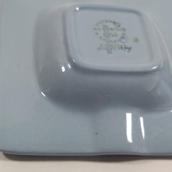 Wedgwood Queensware Embossed Ashtray Cream On Lavender Blue Etruria Small 3.25" - Picture 8 of 11